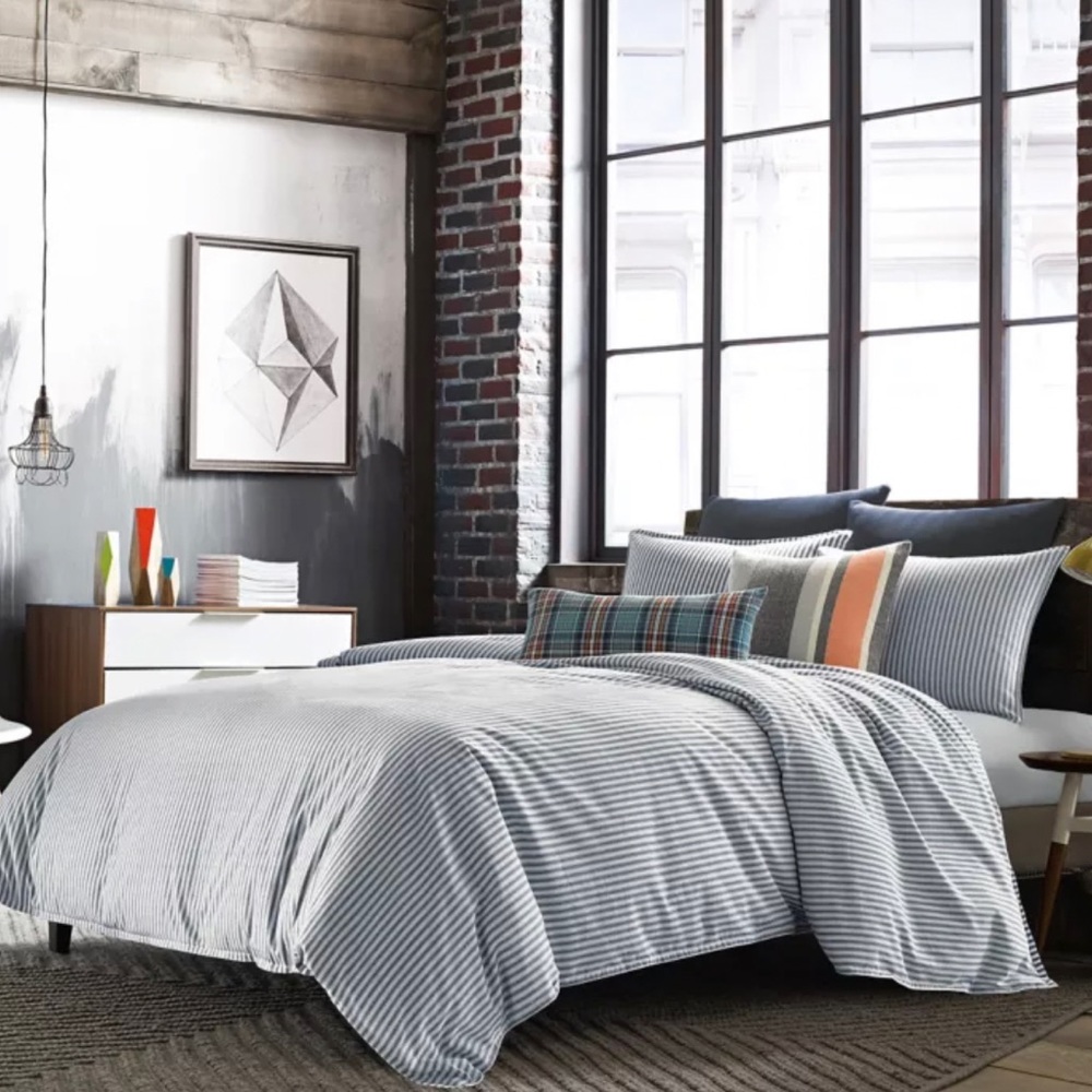 Studio 3B by Kyle Shuneman Asher Duvet Cover in Navy/White